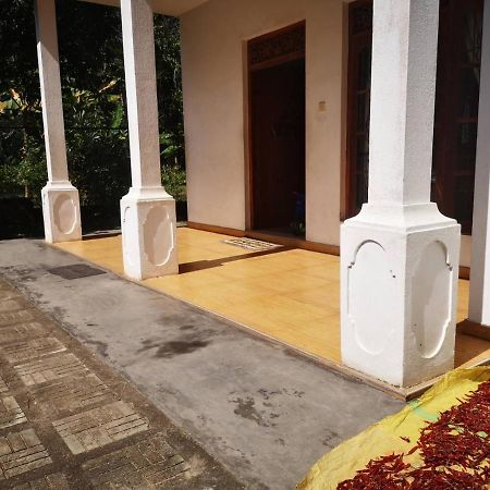 Sithu Guesthouse Bentota Extérieur photo