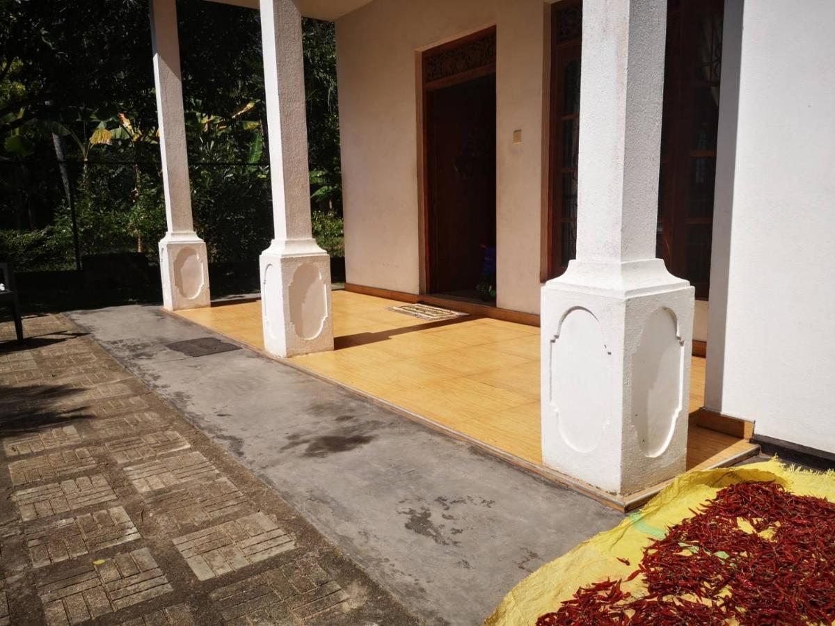 Sithu Guesthouse Bentota Extérieur photo